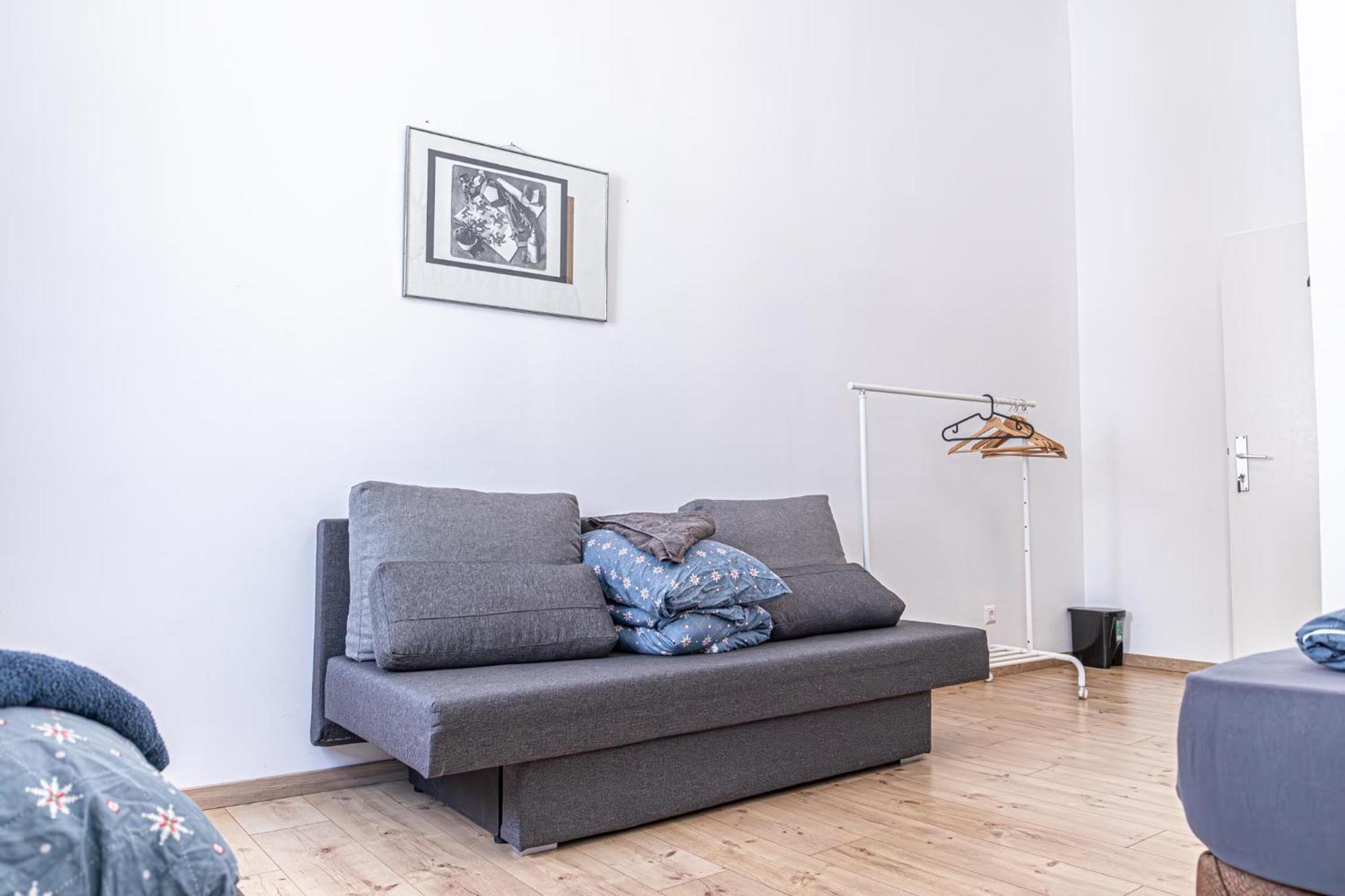 6 Min To Amusement Park - Economy Rooms In Shared Apartment Wien Exteriör bild