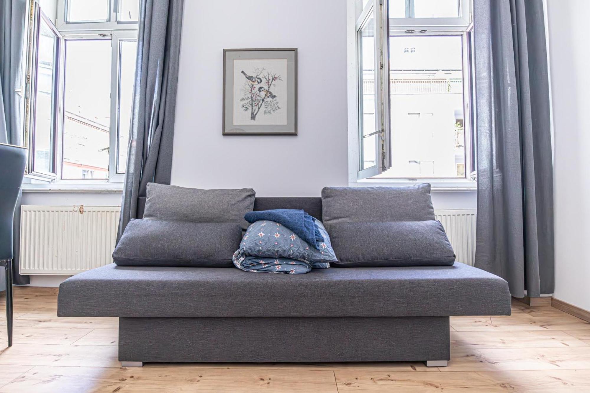 6 Min To Amusement Park - Economy Rooms In Shared Apartment Wien Exteriör bild