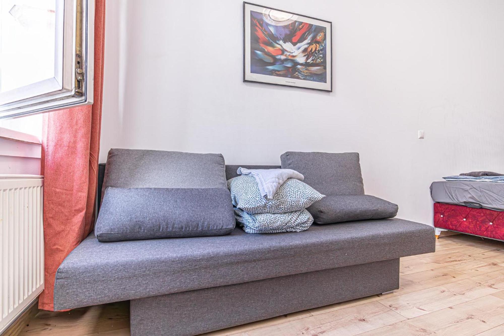 6 Min To Amusement Park - Economy Rooms In Shared Apartment Wien Exteriör bild