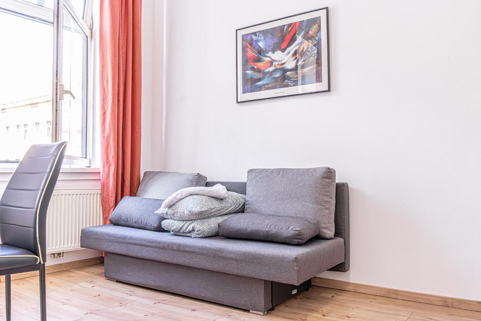 6 Min To Amusement Park - Economy Rooms In Shared Apartment Wien Exteriör bild