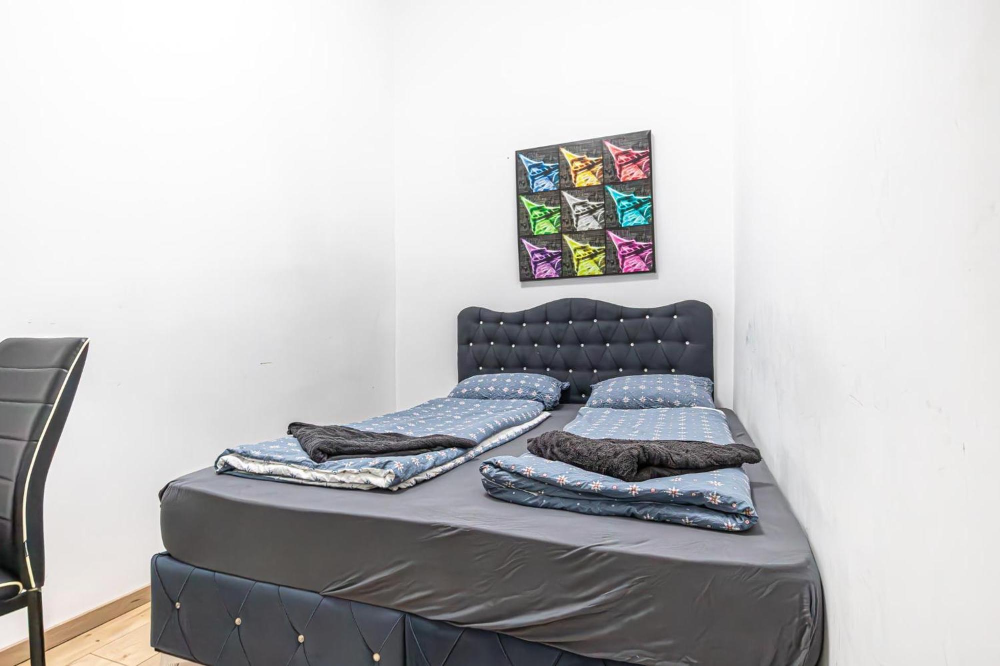 6 Min To Amusement Park - Economy Rooms In Shared Apartment Wien Exteriör bild