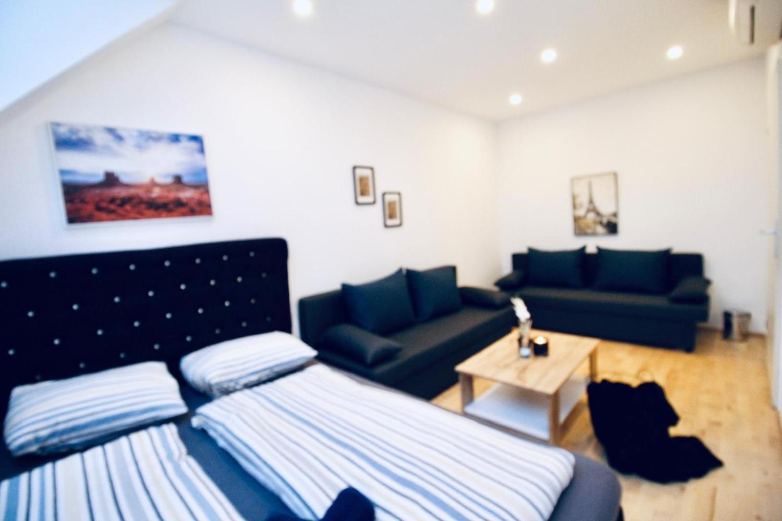 6 Min To Amusement Park - Economy Rooms In Shared Apartment Wien Exteriör bild