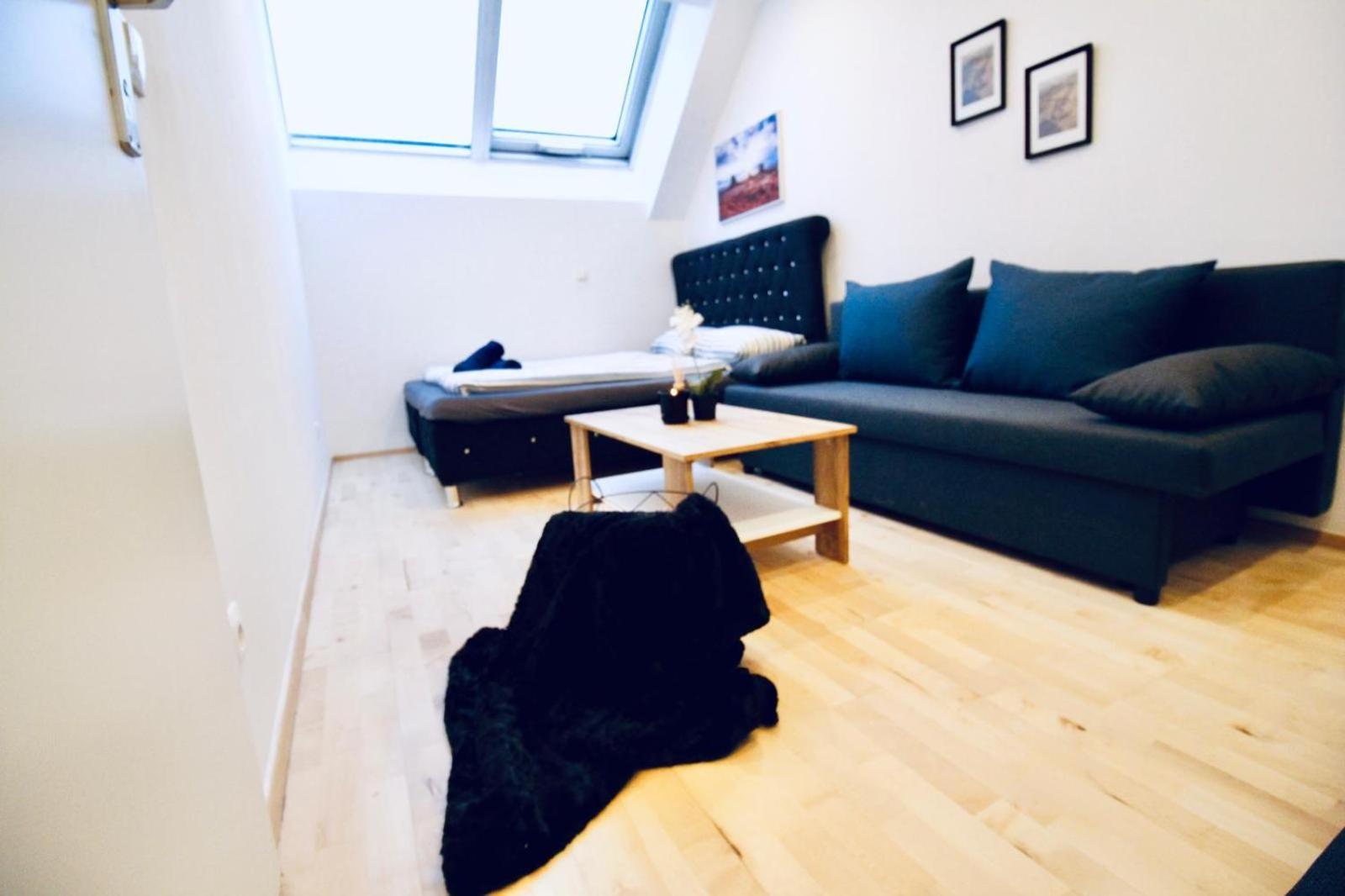 6 Min To Amusement Park - Economy Rooms In Shared Apartment Wien Exteriör bild