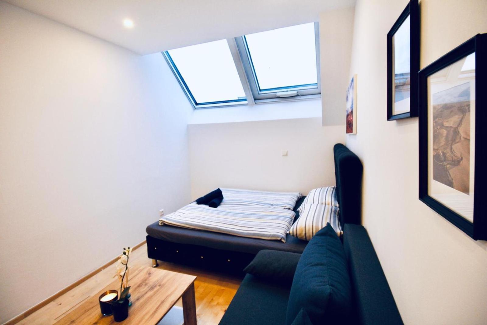 6 Min To Amusement Park - Economy Rooms In Shared Apartment Wien Exteriör bild