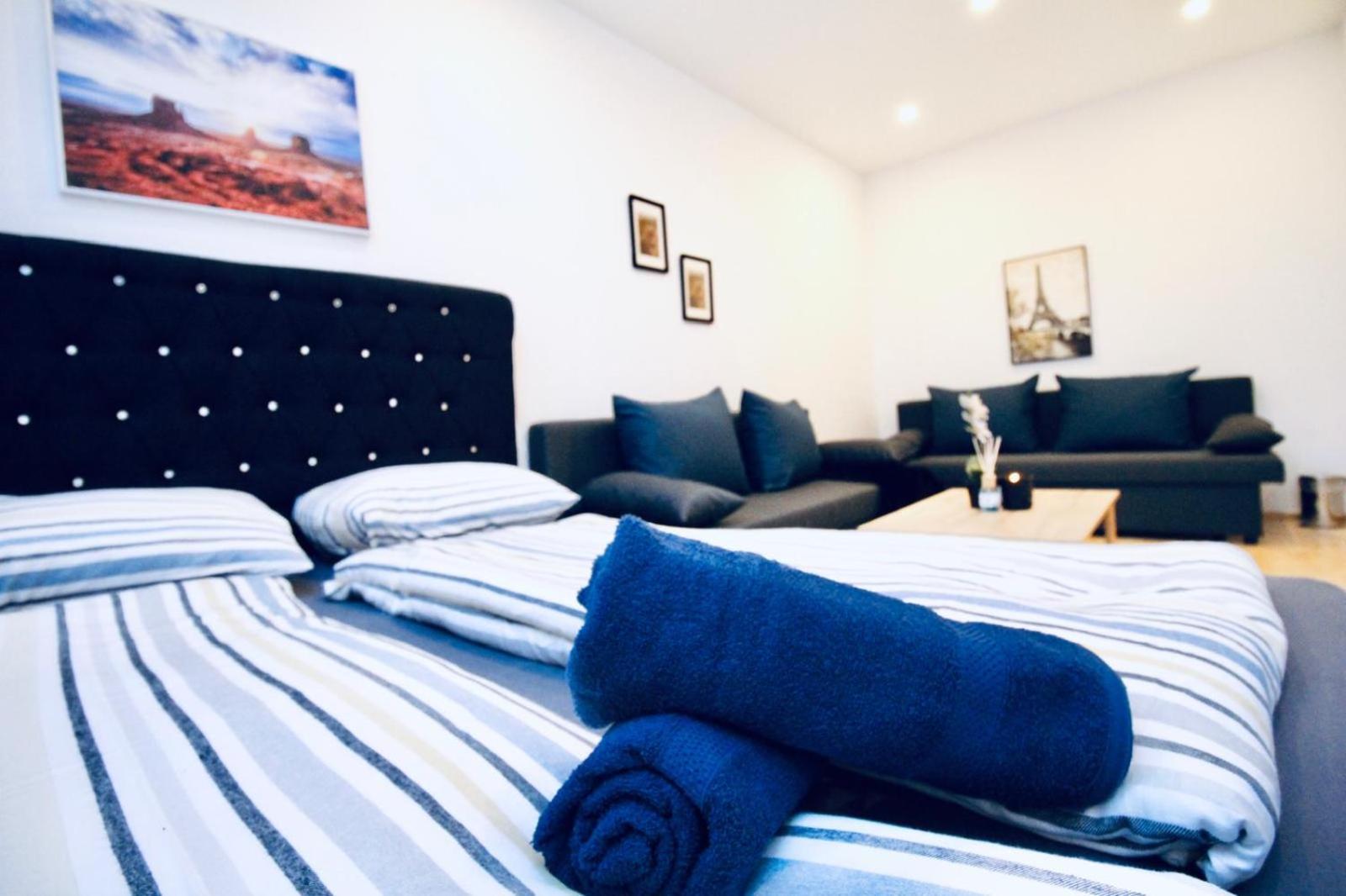 6 Min To Amusement Park - Economy Rooms In Shared Apartment Wien Exteriör bild