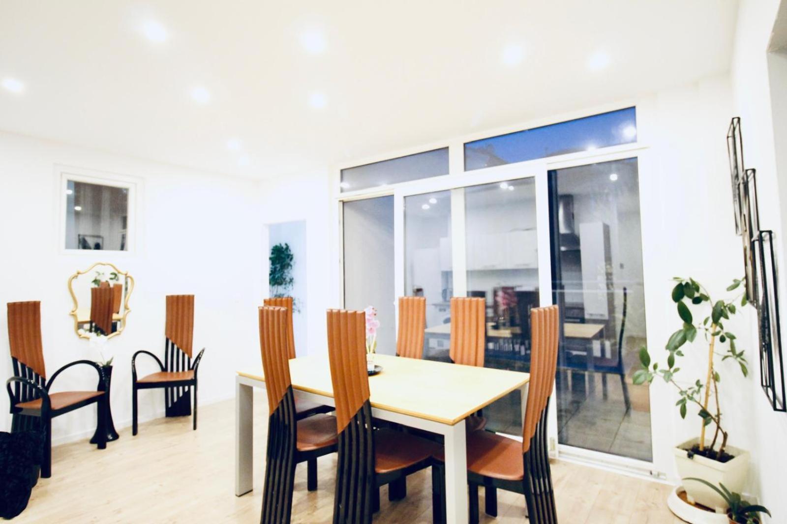 6 Min To Amusement Park - Economy Rooms In Shared Apartment Wien Exteriör bild