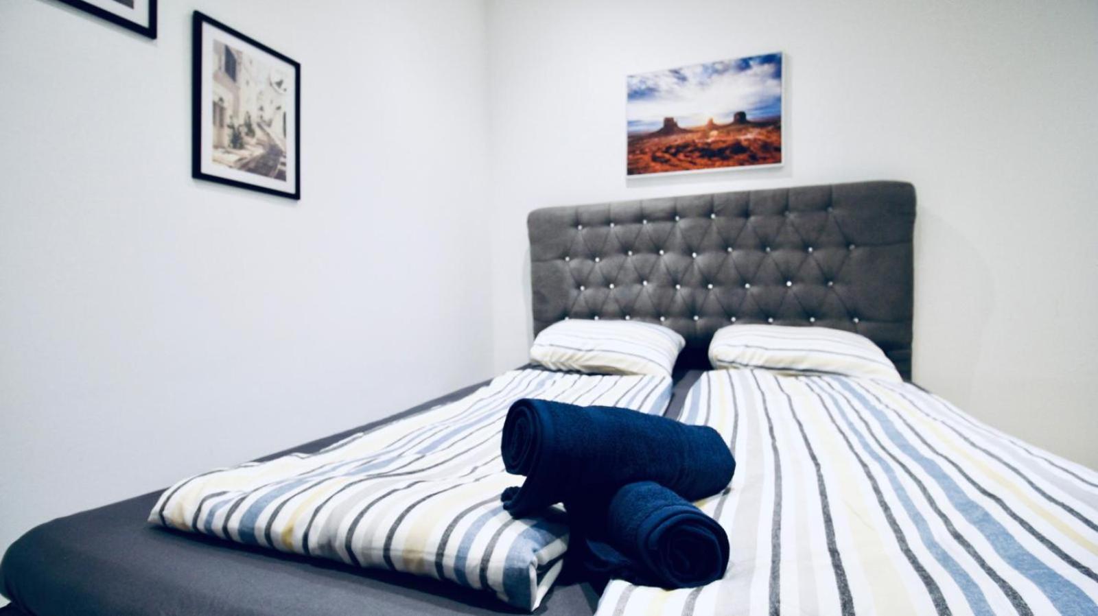 6 Min To Amusement Park - Economy Rooms In Shared Apartment Wien Exteriör bild